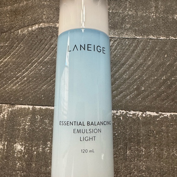 LANEIGE Other - LANEIGE Essential Balancing Emulsion for Oily Skin